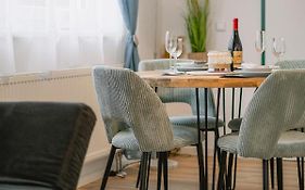 2-Zimmer Themen-Apartment Im Zentrum, Naehe Oper